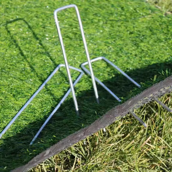La tela galvanizada de acero de la grapa del CÉSPED de la forma de U de la hierba del paisaje del jardín fija estacas del alambre